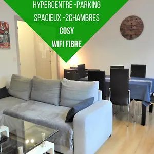 Le Voltaire -2 Chambres- 70m2- Hypercentre-parking-wifi Fibre- Nouvelle Literie Apartamento