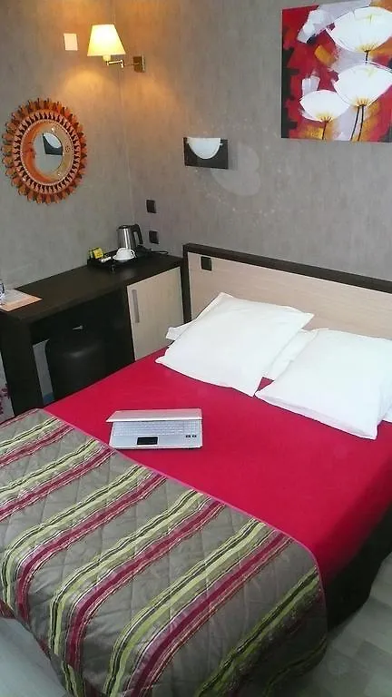 Hotel L'Europeen Ταρμπ 3*,  Γαλλία