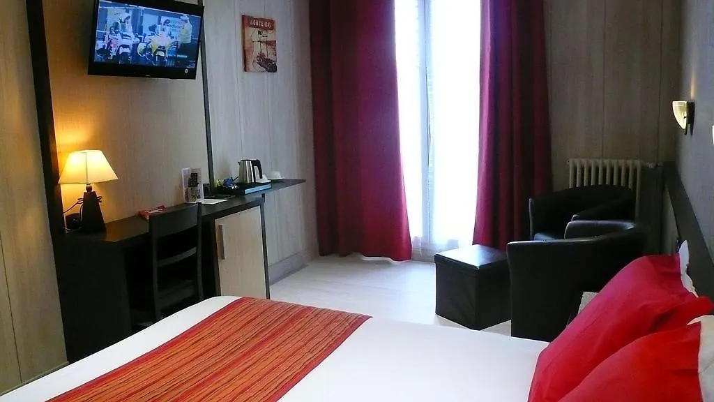 Hotel L'Europeen Ταρμπ 3*,