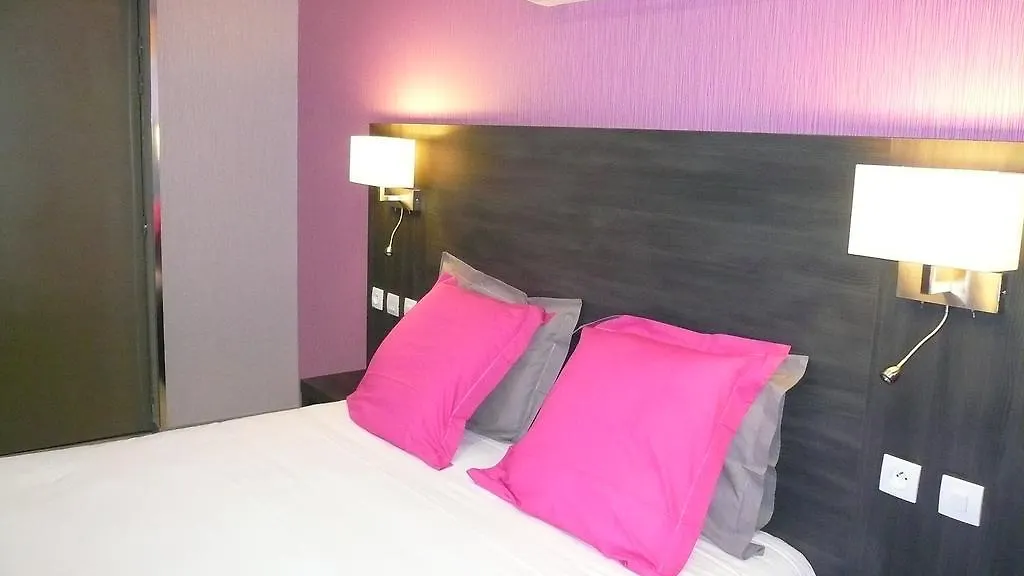 Hotel L'Europeen Ταρμπ 3*,